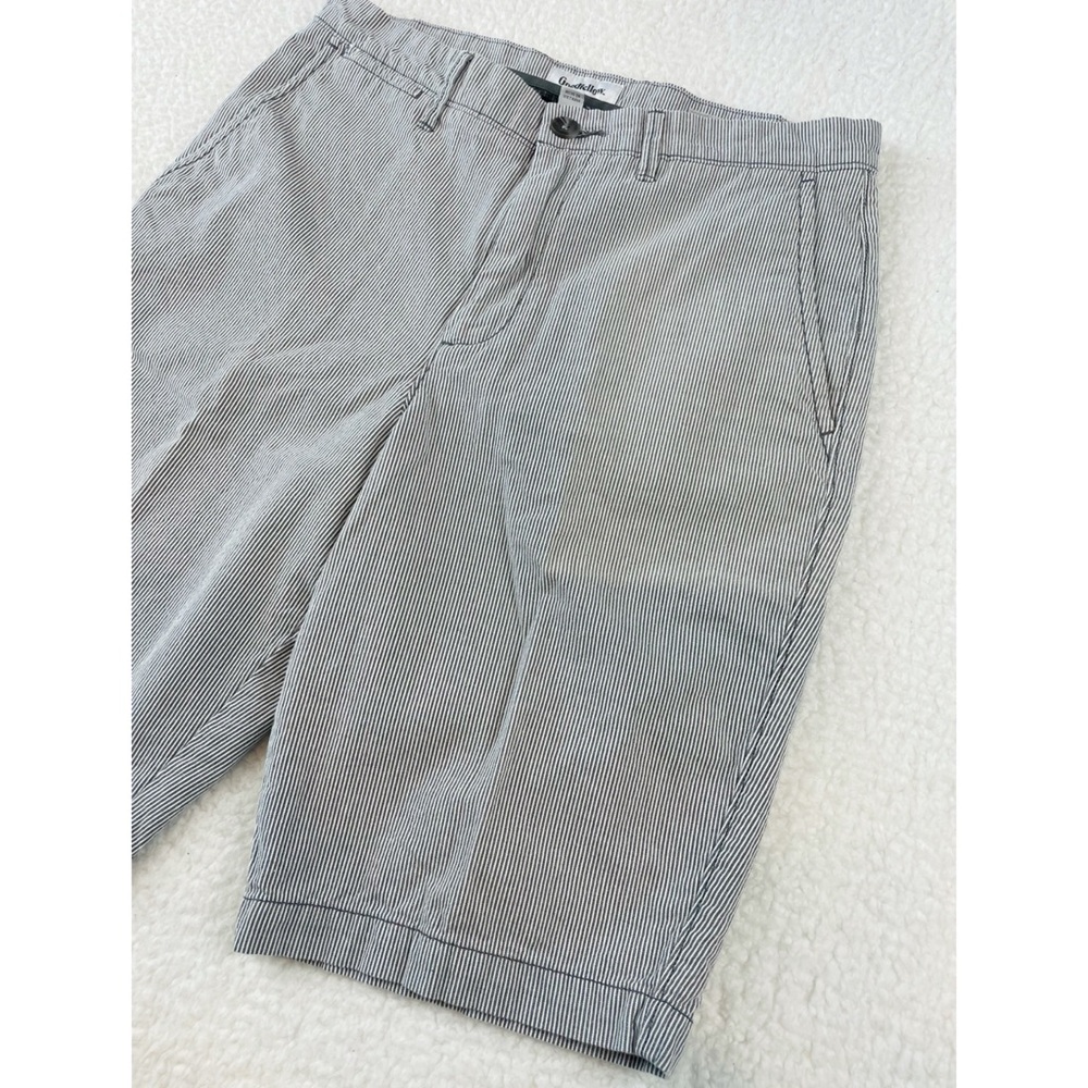 GOODFELLOW & CO • Grey Striped Flat-Front Linden Shorts, W30 - Picture 6 of 13